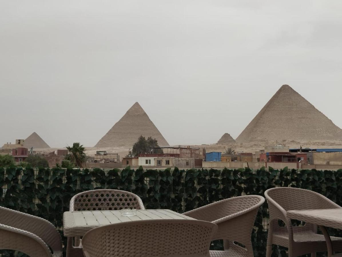 Three Golden Pyramids Bed and Breakfast Kairo Exteriör bild